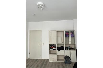 Helles Helles Zimmer in 2er-WG (15.04.–31.08.2026) – zentral - Halle (Saale) Damaschkestraße