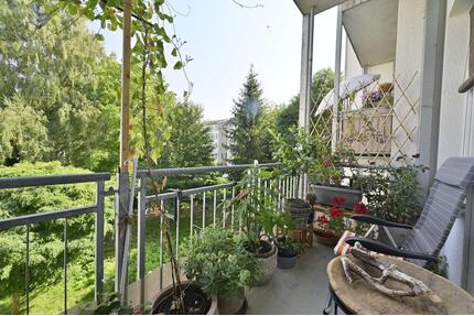 Moderne 2-Raum-Wohnungin Chemnitz mit Einbauküche, Balkon und Fußbodenheizung im Bad