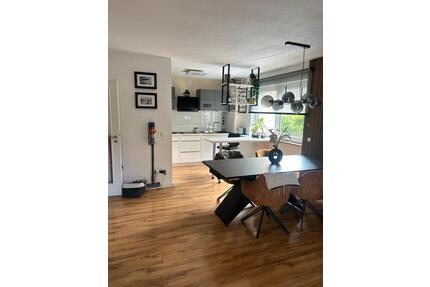 Ich vermiete ein WG Zimmer, wohne aber auch in der Wohnung. - Fürstenfeldbruck