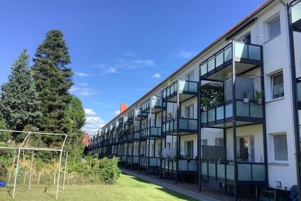 Schöne 2-Zimmer-Wohnung mit traumhaftem Balkon - Bremen Gröpelingen