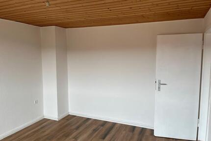 Schöne 3-Zimmer Dachgeschosswohnung in ALTENHAGEN zur Miete