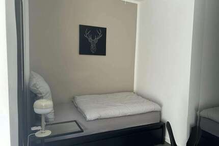 WG-Zimmer in Frankfurt am Main 480,00 € 13 m²