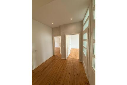 Gepflegte 4 Zimmer Altbauwohnung mit großer Terrasse - Wuppertal Arrenberg