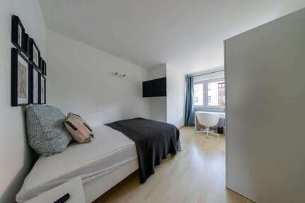 WG-Zimmer in Frankfurt am Main 645,00 € 12 m²