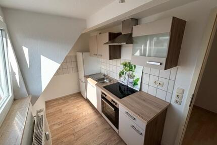 Schöne helle 2 Zimmer Altbauwohnung - Schlitz