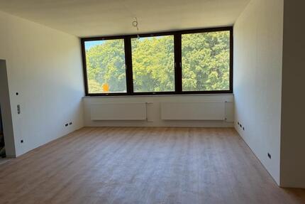 Helle, neu renovierte 4-Zimmer Wohnung mit Balkon, Erstbezug - Rottenburg am Neckar