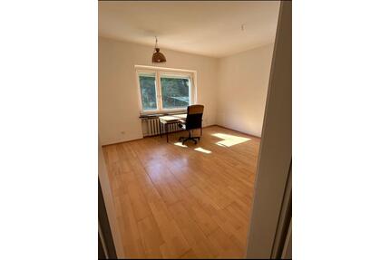 Großes WG Zimmer in Ruhiger Lage!* Angebot nur für Frauen - Dresden Cotta