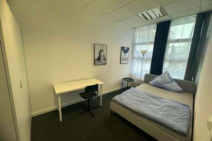 WG-Zimmer in Ottobrunn 750,00 € 14 m²