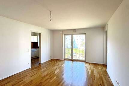 Wohnung zum Mieten in Augsburg 1.085,00 € 61.96 m²