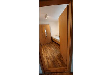 Möbliertes Zimmer in einer WG Wohnung, Teilort 2 km von Backnang