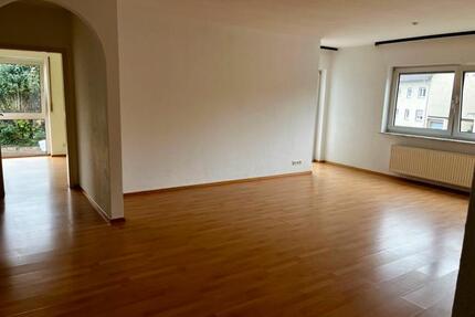 Großzügige, helle 3 Zimmer Wohnung mit 2 Balkonen - Langenselbold