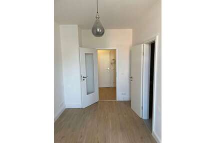 Wohnung zum Mieten in Leipzig 300,00 € 26 m²