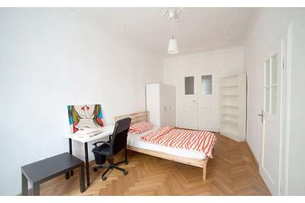 WG-Zimmer in München 975,00 € 17 m²