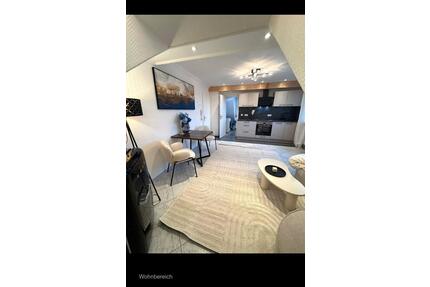 Schöne 1 (1,5) - Zimmer Wohnung in Karlsfeld