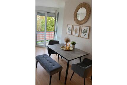 NürnbergErlangenFürth 2 Zimmer Wohnung Untermieterin 3-4 Nächte