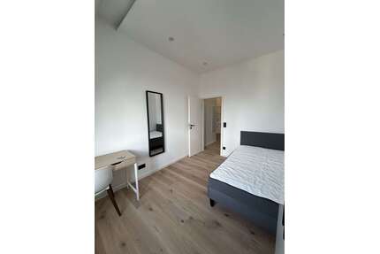 WG-Zimmer in Frankfurt 733,00 € 11 m²