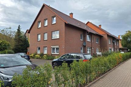 * Anfragestopp * - Rastede-Wahnbek - 2 Zimmer Küche Bad Oberwohnung