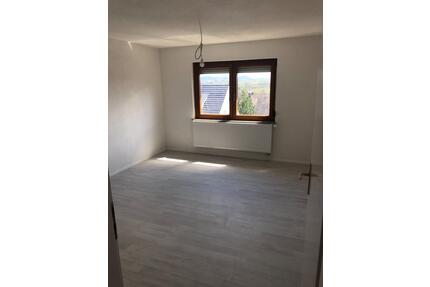 4 Zimmer Wohnung mit Terrasse und Keller - Reichenbach an der Fils