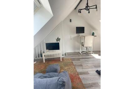 Zimmer in einer Wohnung im Zentrum von Köln