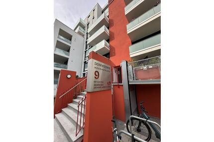 Modernes 1 Zi.-City-Appartement mit gr. Loggia, Nähe der Weser, Parkett und EBK- ideal für Singles - Bremen