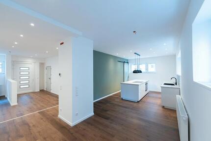 Helle 5-Zimmer Wohnung mit Garage, barrierefrei und Hobbyraum - Stuttgart Stuttgart-Süd