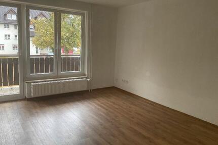 Helle 3-Zimmer Wohnung mit neuen Bodenbelägen und Balkon zu vermieten - Bad Hersfeld