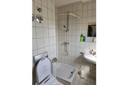 1 Zimmer Wohnung mit Balkon, Aufzug, Bad mit Fenster - Nürnberg Gleißhammer
