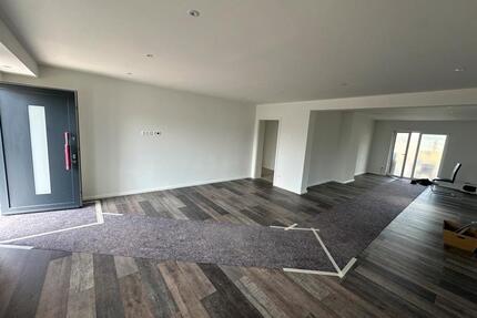 3 Zimmer EG Wohnung Terrasse Keller Parkplatz - Oyten