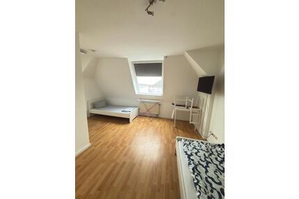 Praktische 1 Zimmer Wohnung - 420,00&nbsp;EUR Kaltmiete, ca.&nbsp; 27,00&nbsp;m&sup2; in Fürth (PLZ: 90763) Südstadt