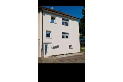 Neu Renovierte 2 Zimmer Dachgeschosswohnung in ruhiger Lage. - Deggingen