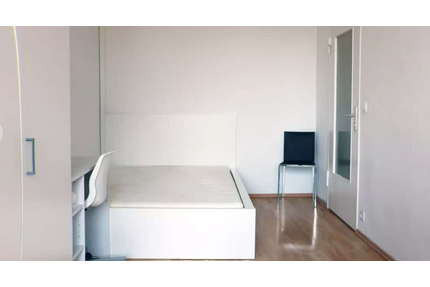 WG-Zimmer in Berlin 700,00 € 16 m²