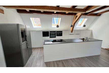 7 Zimmer Wohnung mit Balkon im Zentrum von Neustadt - Neustadt an der Waldnaab