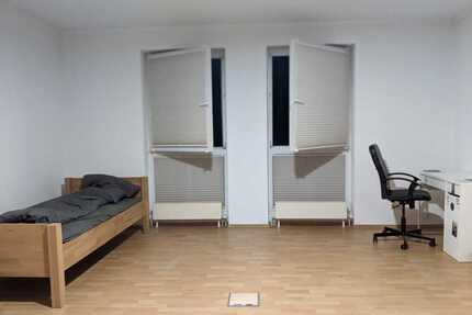GROßES WG-Zimmer in Wittenau - 450,00&nbsp;EUR Kaltmiete, ca.&nbsp; 76,00&nbsp;m&sup2;&nbsp;Wohnfl&auml;che in Berlin (PLZ: 13435)