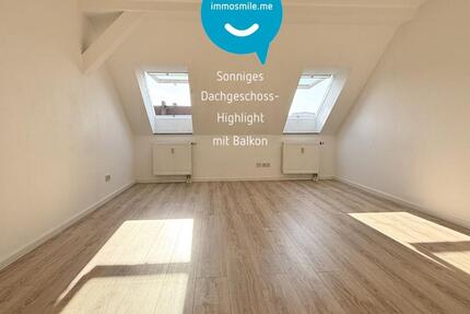 3 Zimmer • Kassberg • Balkon • schickes Laminat • Bad mit Wanne • Dachgeschoss • mal Anschauen !? - Chemnitz Kapellenberg