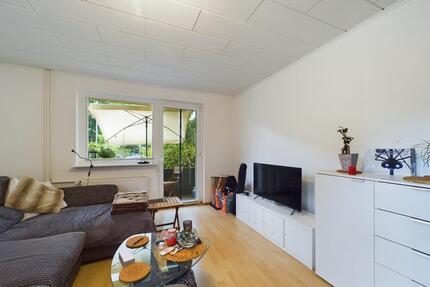 St. Gertrud - Karlshof: charmante 3 Zimmer Erdgeschosswohnung mit Balkon in kleinem Mehrfamilienhaus - optional mit Stellplatz - Lübeck Sankt Gertrud