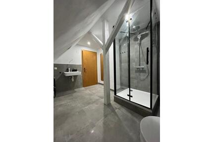 Kernsaniertes WG-Zimmer in 3er WG in Uni-Nähe - Siegen Weidenau