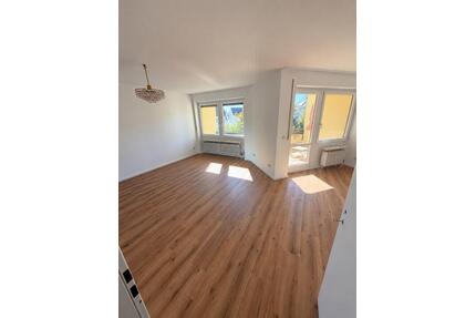 Frisch renovierte 4 Zimmer Wohnung mit 100 m², Balkon Augsburg