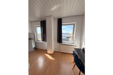 1 Zimmer in 3 Zimmer WG - 335,00&nbsp;EUR Kaltmiete, ca.&nbsp; 16,00&nbsp;m&sup2; in Würselen (PLZ: 52146)
