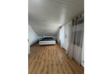 3 Zimmer Wohung - 1.300,00&nbsp;EUR Kaltmiete, ca.&nbsp; 90,00&nbsp;m&sup2; in Offenbach am Main (PLZ: 63067) Hafen