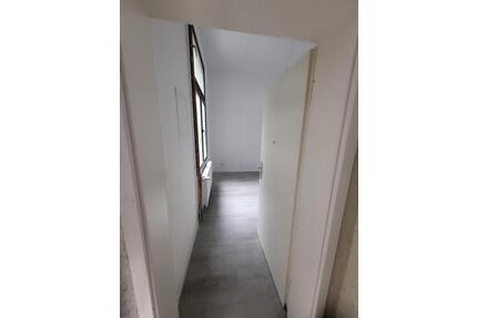 Gemütliche 1-Zimmer-Wohnung mit hoher Decke in Wuppertal-Elberfel