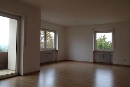 ***FAMILIENFREUNDLICHE 4 ZIMMER MIT KÜCHE UND BALKON*** - Feuchtwangen