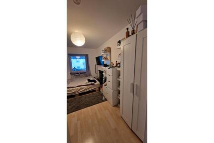 Schönes 12qm Zimmer in sympathischer Mädels WG - München Schwabing-Freimann