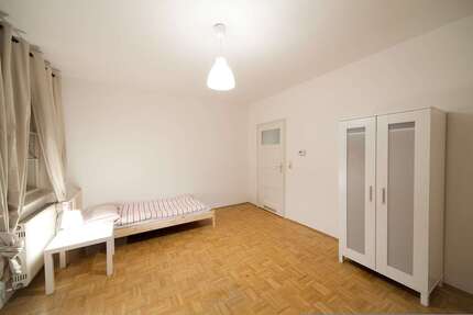WG-Zimmer in München 975,00 € 17 m²