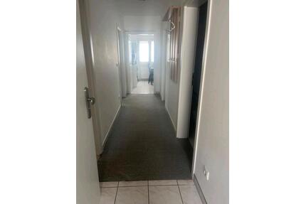 schöne drei Zimmer Wohnung - 1.250,00&nbsp;EUR Kaltmiete, ca.&nbsp; 75,00&nbsp;m&sup2; in Bruchköbel (PLZ: 63486)