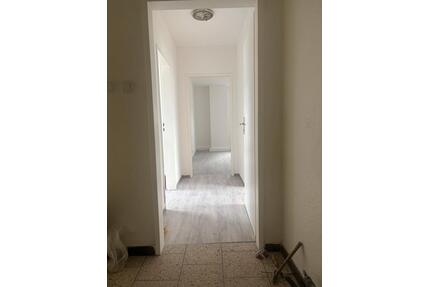 Dachgeschosswohnung zu vermieten 3 Zimmer Küche Bad - Dillingen (Saar)