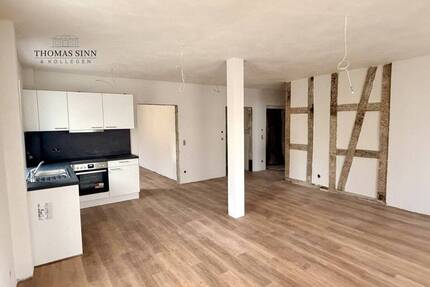 Stilvoll wohnen im historischen Ambiente - 3,5-Zimmer Hochparterre-Wohnung mit Balkon & sichtbarem Fachwerk