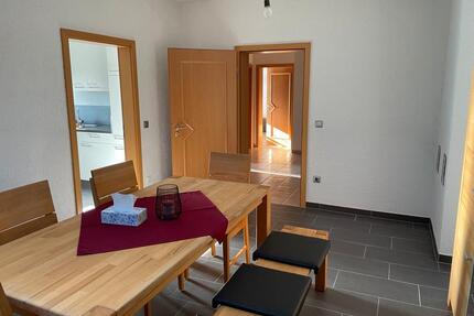 Helle neuwertige 3,5 Zimmer Wohnung im 1.OG - Untergriesbach