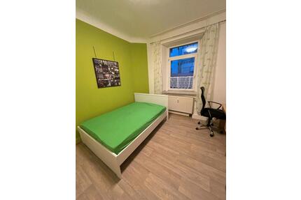 1 WG Zimmer in Kulmbach - 385,00&nbsp;EUR Kaltmiete, ca.&nbsp; 15,00&nbsp;m&sup2; in Bayreuth (PLZ: 95444) City