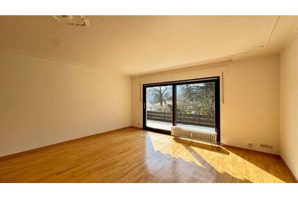 Renovierte 3 Zimmer Wohnung in sonniger Wohnlage am Fuße des Annabergs - Baden-Baden Innenstadt