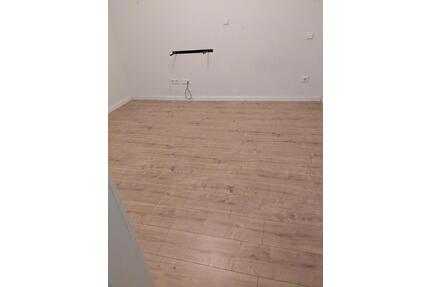 schöne zwei Zimmer Wohnung in Ötigheim - Karlsruhe Neureut